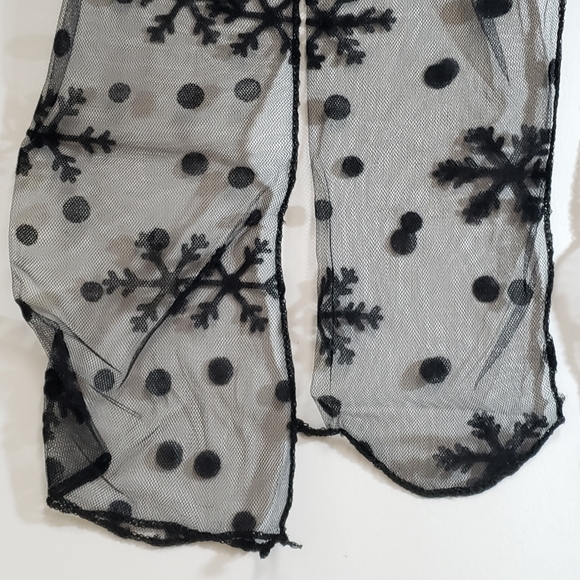 Menthe. Snowfall Mesh Heel Socks - Picture 4 of 4